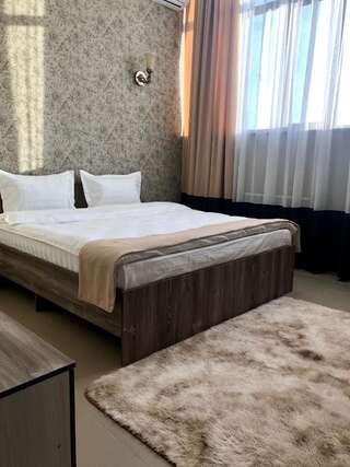 Отель Tarlan Hotel Актау Бюджетный двухместный номер с 1 кроватью-1